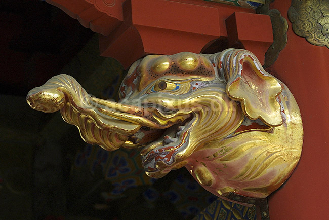 Tosho-gu. Udsk�ret elefanthoved i det shintoistiske Tosho-gu tempel i Nikko. Kunstneren havde aldrig set en elefant; ; Tosho-gu / Nikko; Japan; Asien; ; templer shintoisme