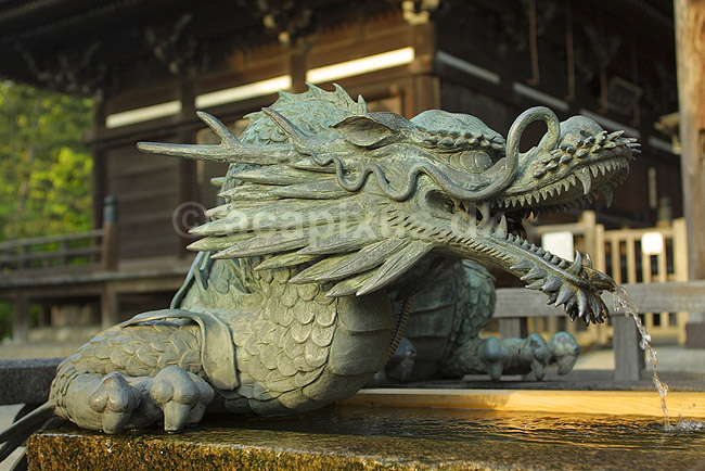 Kiyomizu-dera. Dragefont�ne i Kiyomizu-dera templet; ; Kiyomizu-dera / Kyoto; Japan; Asien; ; templer buddisme buddhism buddistisk