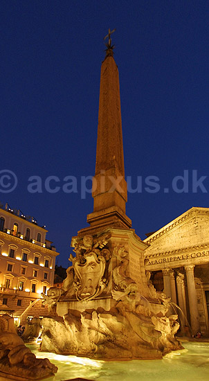 Piazza della Rotonda. Piazza della Rotonda med det n�sten 2000 �r gamle Pantheon i baggrunden i Rom; ; Rom; Italien; Europa; ; romerriget, turistsev�rdigheder