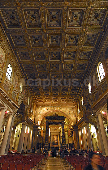 Santa Maria Maggiore. Hovedskibet i Basilica di Santa Maria Maggiore, en af Roms fire patriarkalske kirker; ; Rom; Italien; Europa; ; turistseværdigheder, religion, kristendom